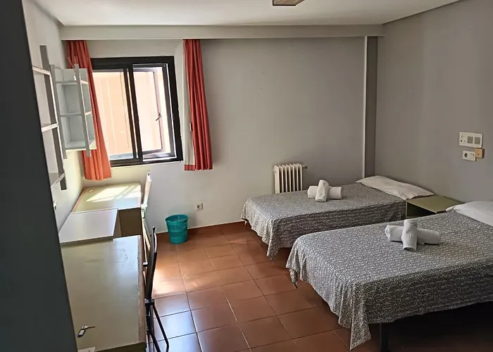 Residencia Universitaria Aula Rector 호스텔 *